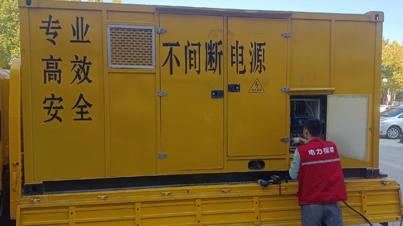 通辽柴油发电机组和UPS电源配合使用时，如何避免切换过程中的电力中断？
