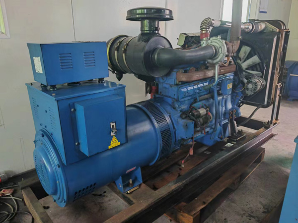 通辽100kW柴油发电机组使用多级机油有哪些优缺点？